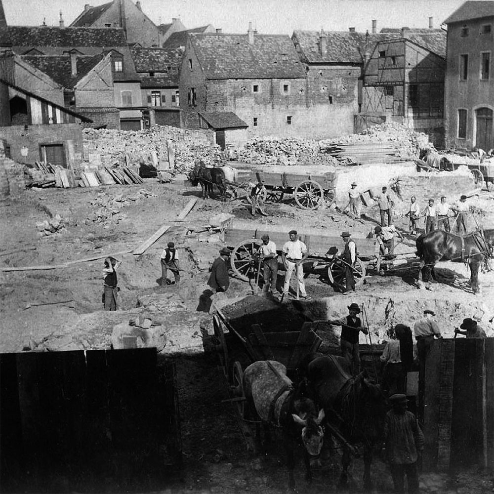 Pferdefuhrwerke auf der Baustelle